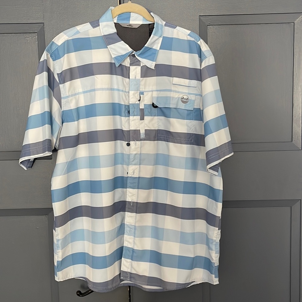 Wrangler shirt. Like new condition, worn 1 time!